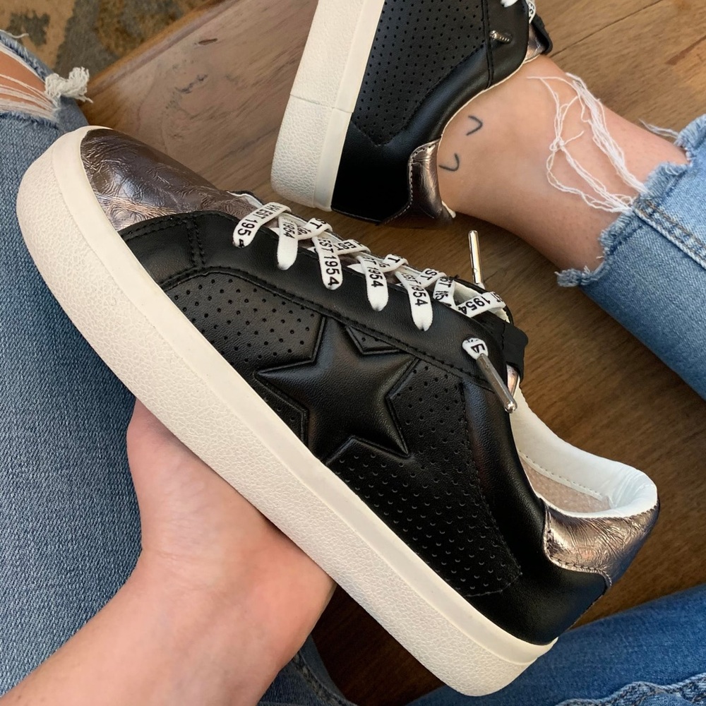 Vintage Havana Black Multi Sneaker Never Worn New w Tags